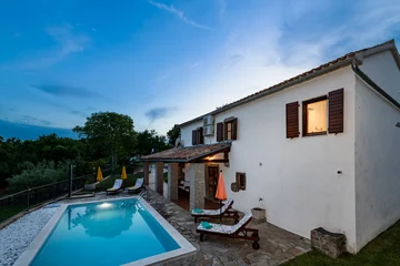 2-Bedroom House in Cerovlje with Pool