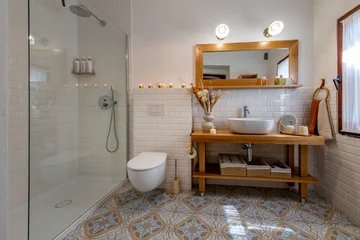 2-Bedroom House in Cerovlje with Pool