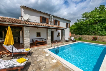 2-Bedroom House in Cerovlje with Pool