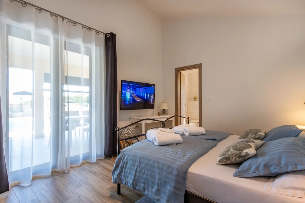2-Bedroom House with Heated Pool in Labin