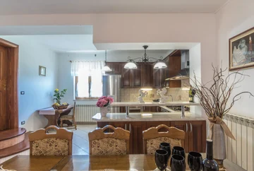 4-Bedroom House with Private Pool in Žminj