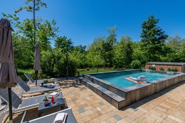 Ground-Floor House with Pool in Nedešćina