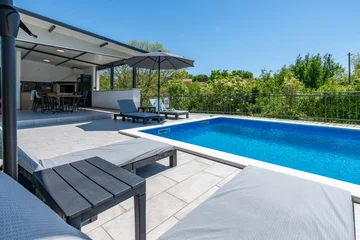 Air-Conditioned Apartment with Private Pool in Labin