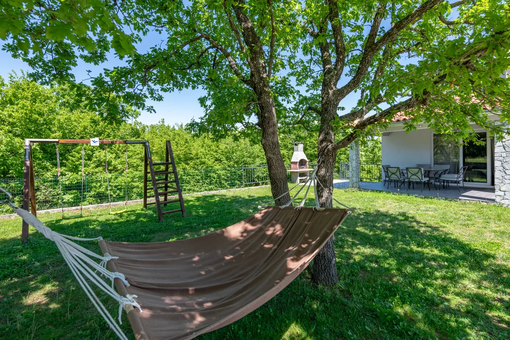 Air-Conditioned Apartment with Private Pool in Labin