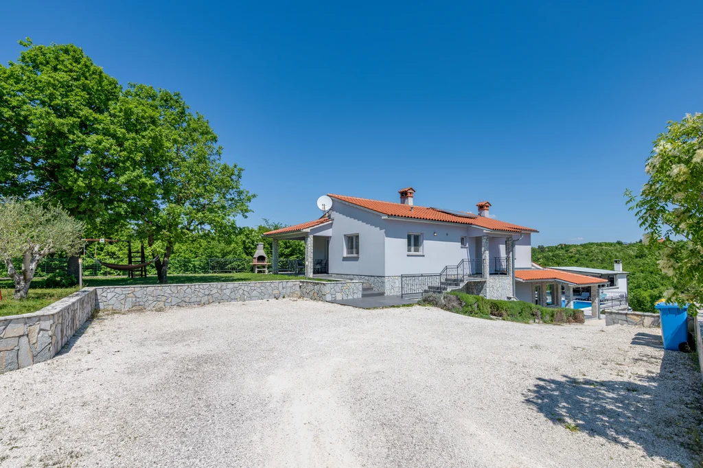 Air-Conditioned Apartment with Private Pool in Labin