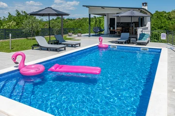 Air-Conditioned Apartment with Private Pool in Labin