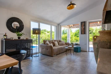 Air-Conditioned Apartment with Private Pool in Labin