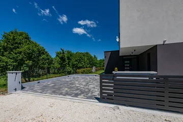 4-Bedroom Villa in Šišan for Up to 8 Guests
