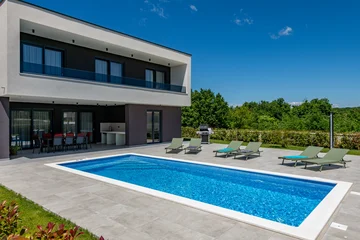 4-Bedroom Villa in Šišan for Up to 8 Guests