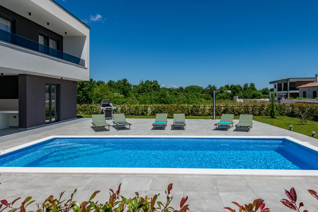 4-Bedroom Villa in Šišan for Up to 8 Guests