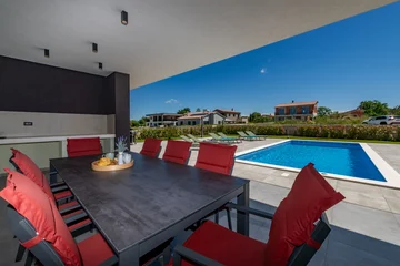 4-Bedroom Villa in Šišan for Up to 8 Guests