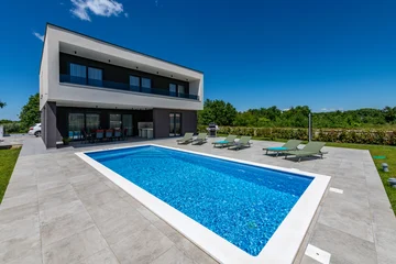 4-Bedroom Villa in Šišan for Up to 8 Guests