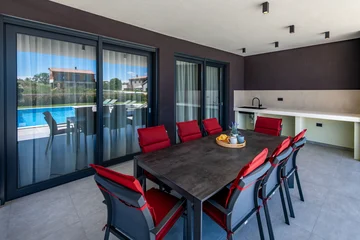 4-Bedroom Villa in Šišan for Up to 8 Guests