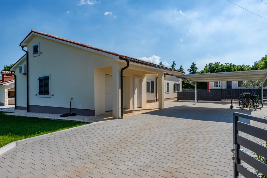 Ground-Floor Villa in Nedešćina with Private Pool