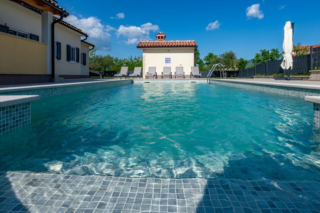 Ground-Floor Villa in Nedešćina with Private Pool