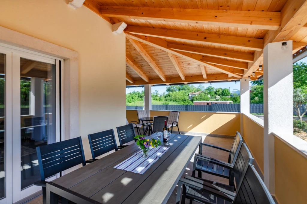Ground-Floor Villa in Nedešćina with Private Pool