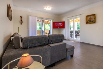 Ground-Floor Villa in Nedešćina with Private Pool