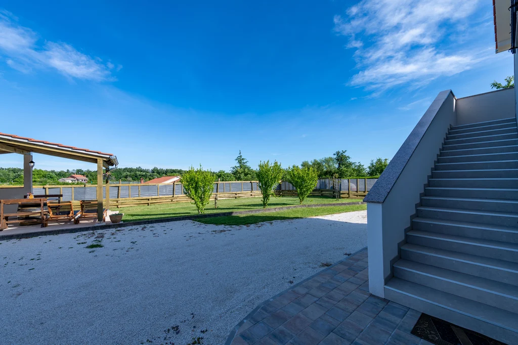 Apartment in Pazin with Private Garden