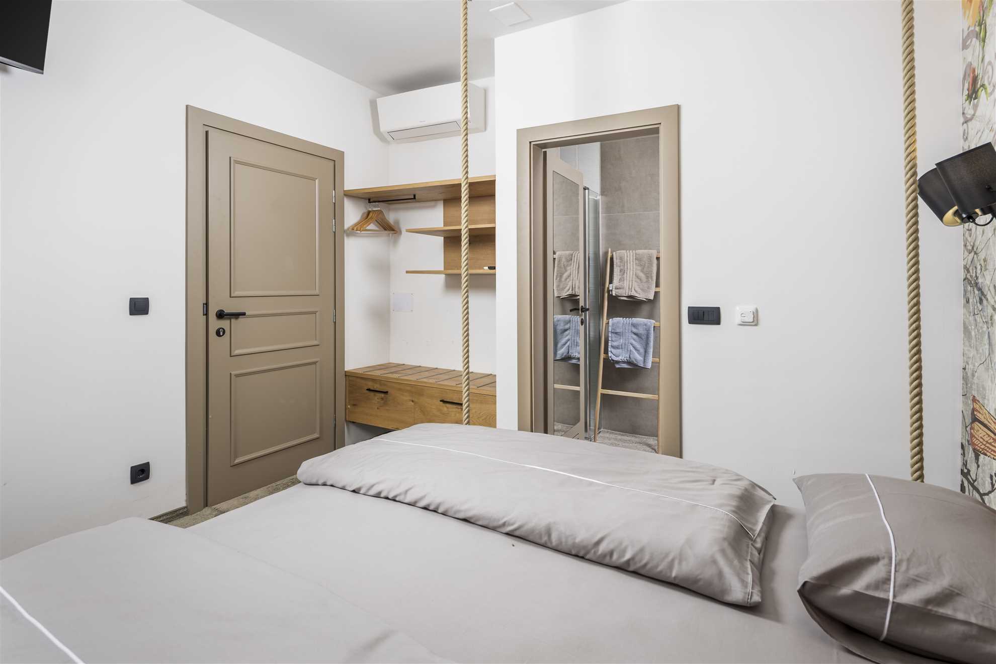 Room 1 (Standard room)