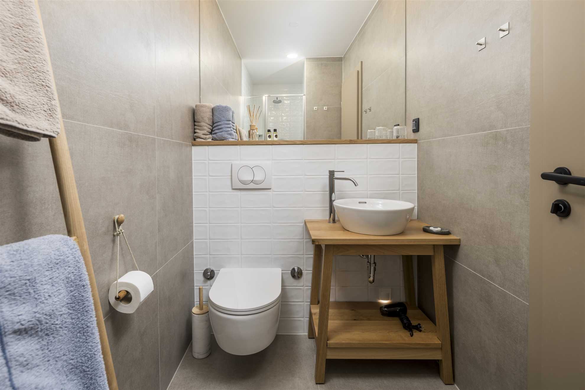 Room 1 (Standard room)