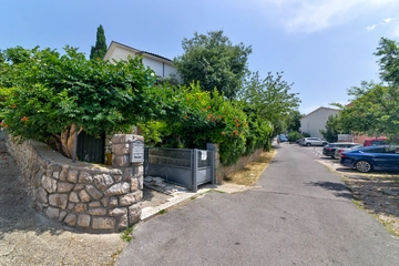 Selce Apartment with Sea-View Balcony for 5 Guests