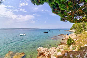 Selce Apartment with Sea-View Balcony for 5 Guests