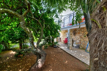 Selce Apartment with Sea-View Balcony for 5 Guests