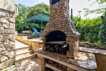 Selce Apartment with Sea-View Balcony for 5 Guests