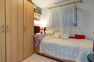 Selce Apartment with Sea-View Balcony for 5 Guests