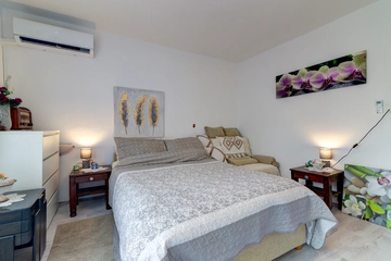 Selce Apartment with Sea-View Balcony for 5 Guests