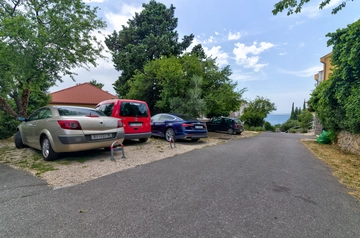 Selce Apartment with Sea-View Balcony for 5 Guests