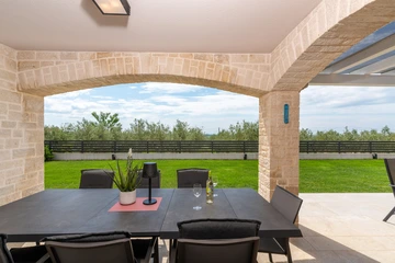 4-Bedroom Villa with Pool in Kaštelir