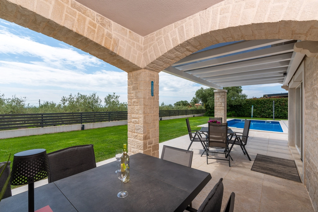 4-Bedroom Villa with Pool in Kaštelir