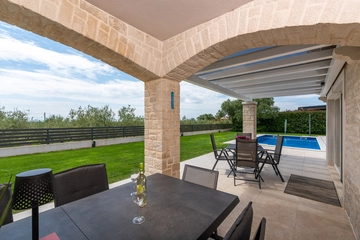 4-Bedroom Villa with Pool in Kaštelir