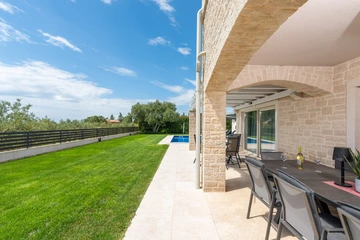 4-Bedroom Villa with Pool in Kaštelir