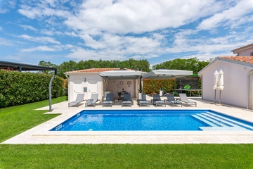 4-Bedroom Villa with Pool in Kaštelir