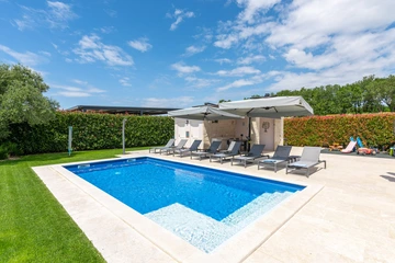 4-Bedroom Villa with Pool in Kaštelir