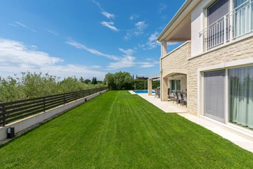 4-Bedroom Villa with Pool in Kaštelir