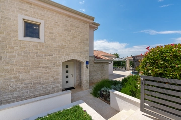 4-Bedroom Villa with Pool in Kaštelir