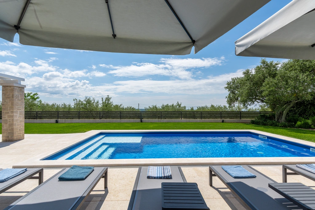 4-Bedroom Villa with Pool in Kaštelir