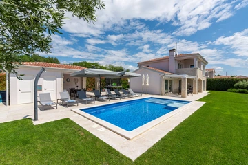 4-Bedroom Villa with Pool in Kaštelir
