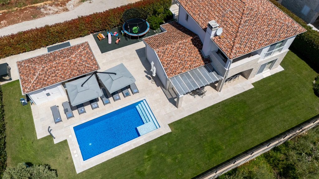4-Bedroom Villa with Pool in Kaštelir