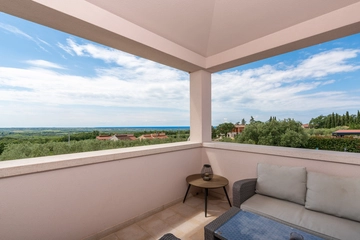 4-Bedroom Villa with Pool in Kaštelir