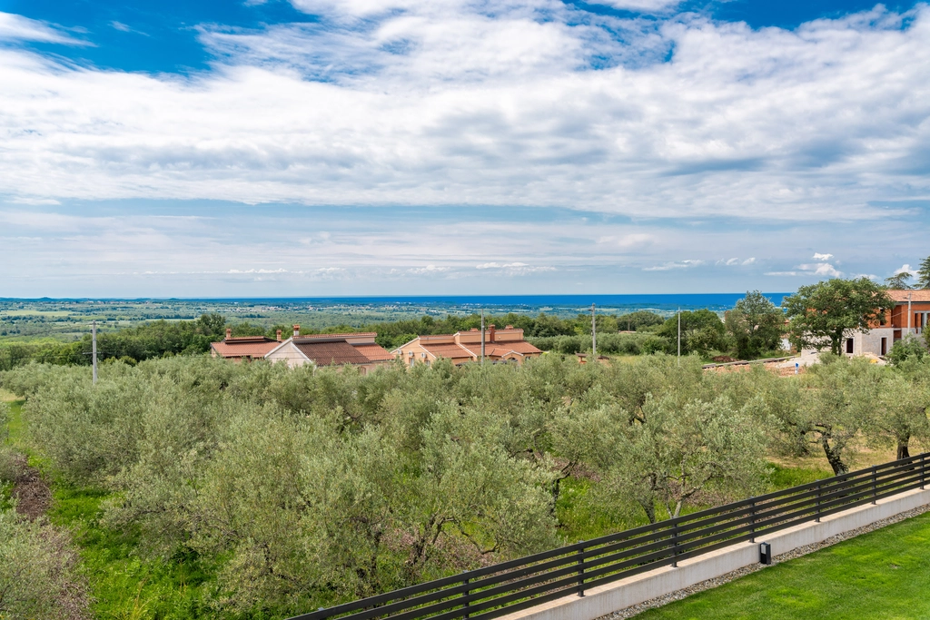 4-Bedroom Villa with Pool in Kaštelir