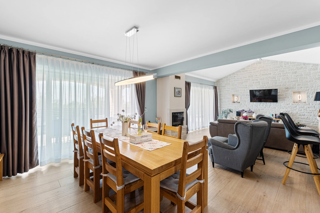 4-Bedroom Villa with Pool in Kaštelir