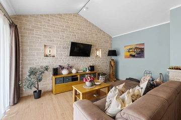 4-Bedroom Villa with Pool in Kaštelir