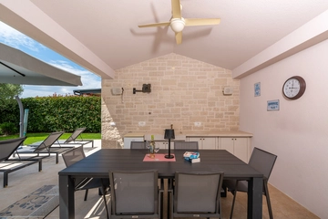 4-Bedroom Villa with Pool in Kaštelir