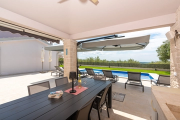 4-Bedroom Villa with Pool in Kaštelir