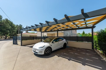 4-Bedroom Villa in Kaštelir (Sleeps 8)