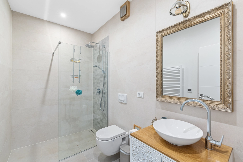 4-Bedroom Villa in Kaštelir (Sleeps 8)
